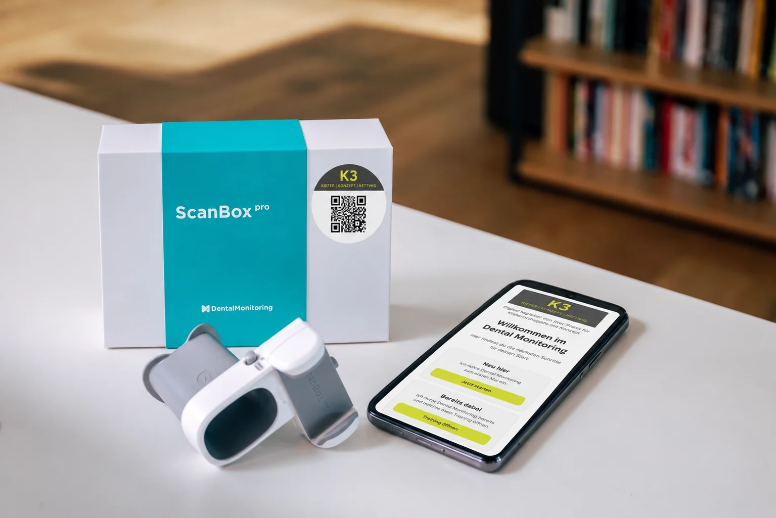 DM-Ready DentalMonitoring Scanbox individualisiert für jede Praxis mit eigenem QR-Code und eigener Landingpage zur Erklärung der Scanbox für Patienten